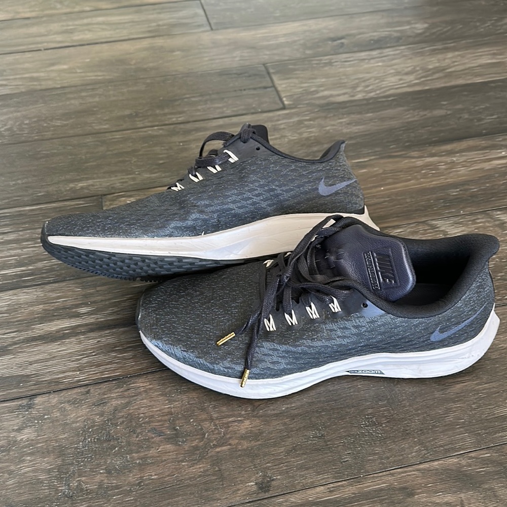 Black Nike athletic shoes. Women’s size 11.5